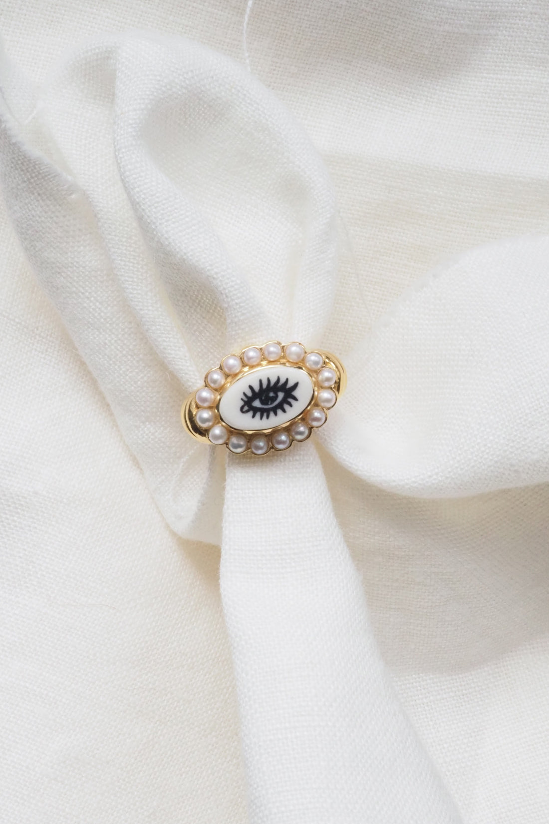 Lover's eye gold-plated