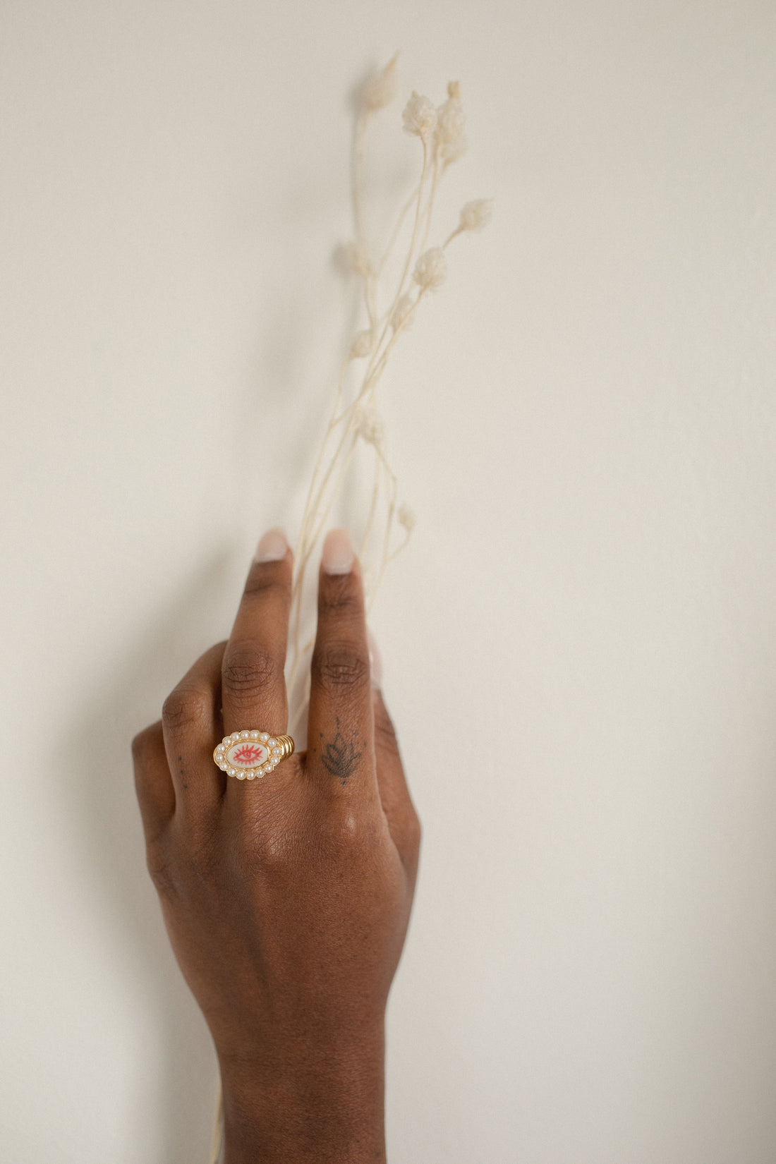 Lover's eye gold-plated