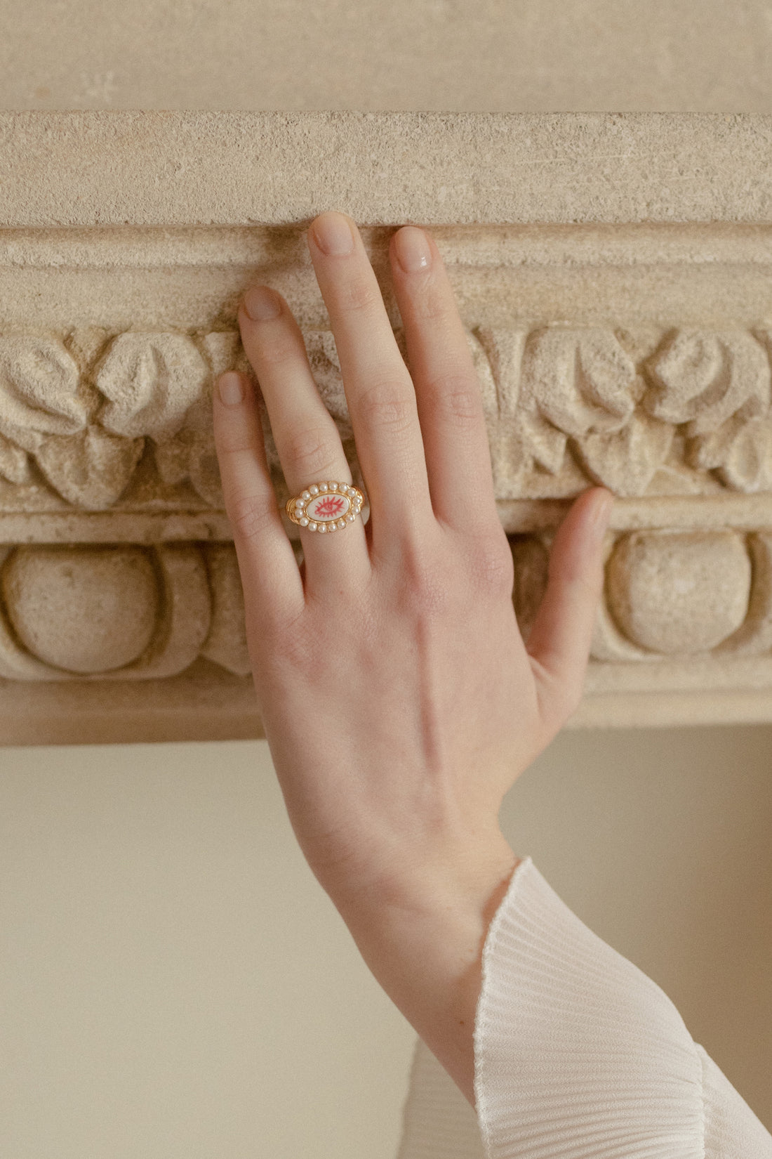 Lover's eye gold-plated