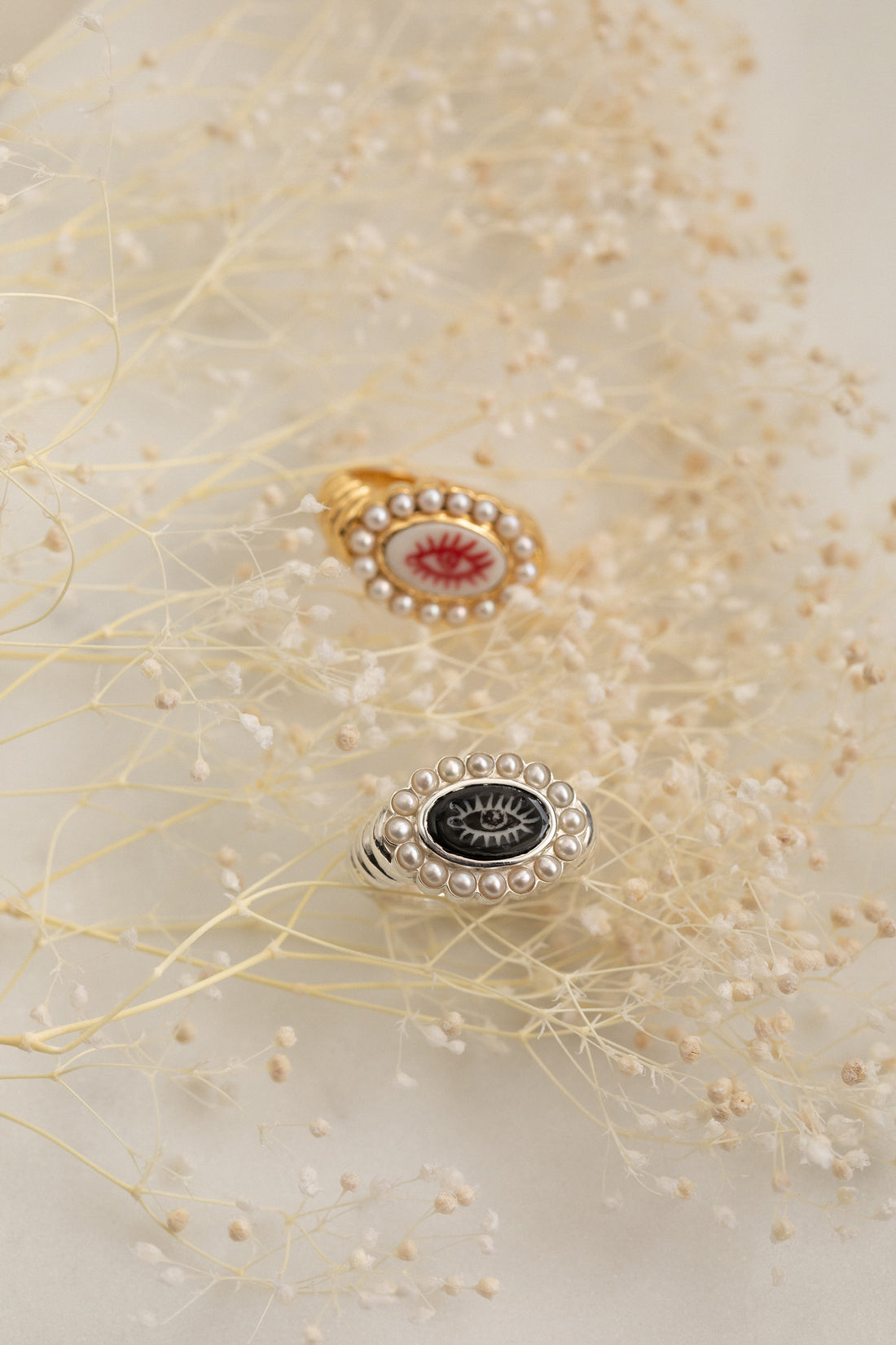 Lover's eye gold-plated